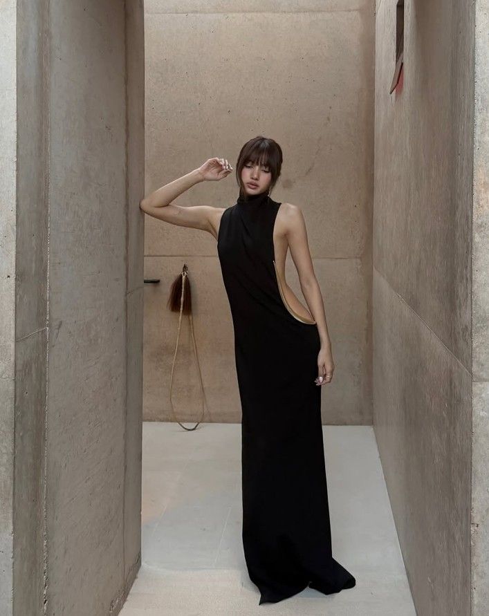Lisa y un vestido hot