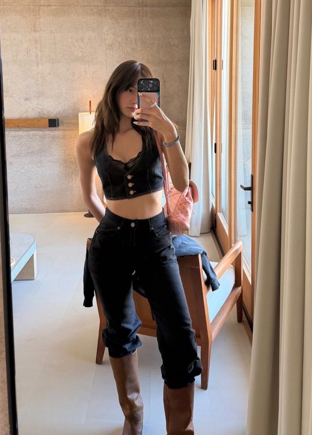 Lisa y un vestido hot