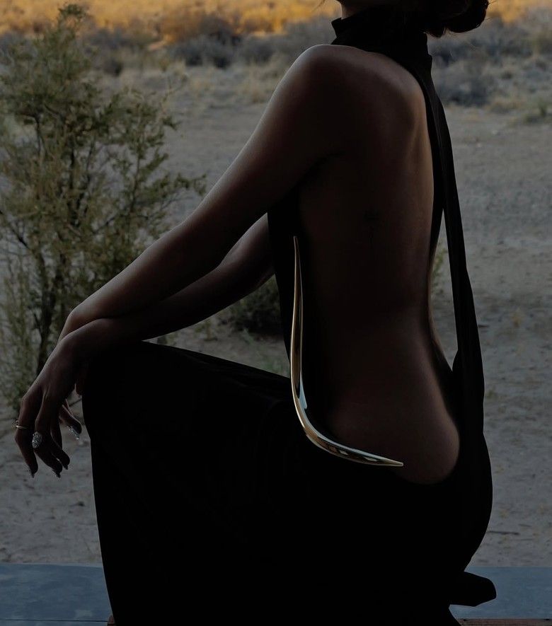 Lisa y un vestido hot