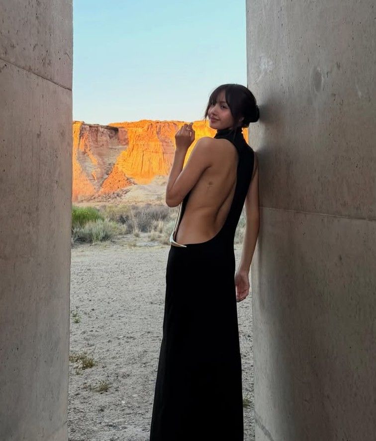 Lisa y un vestido hot