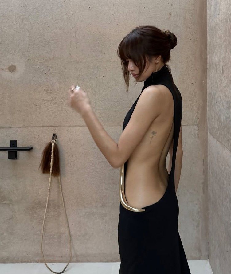 Lisa y un vestido hot