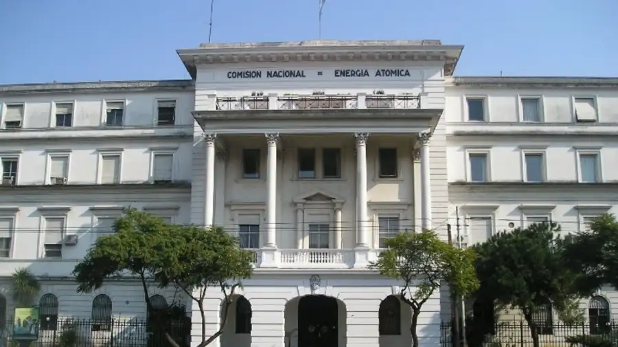La Comisión Nacional de Energía Atómica fue creada en 1950 y constituye uno de los pilares del desarrollo nuclear argentino