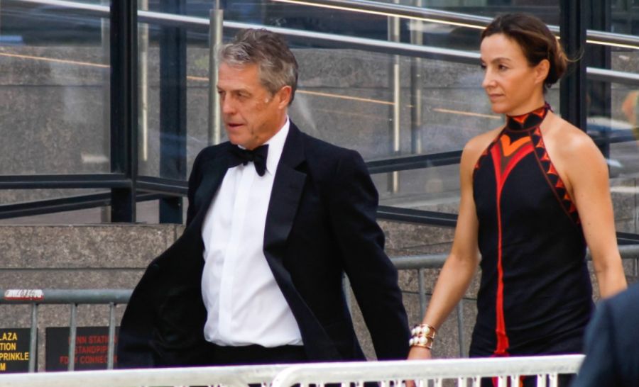 El actor británico Hugh Grant y la productora sueca Anna Elisabet Eberstein