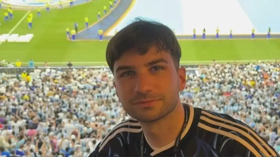 Mauricio Novelli viendo el mundial 2026 en Estados Unidos
