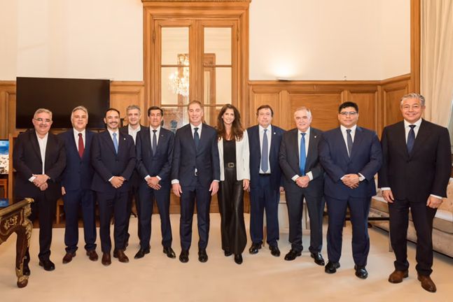 Gobernadores Santilli Llaryora