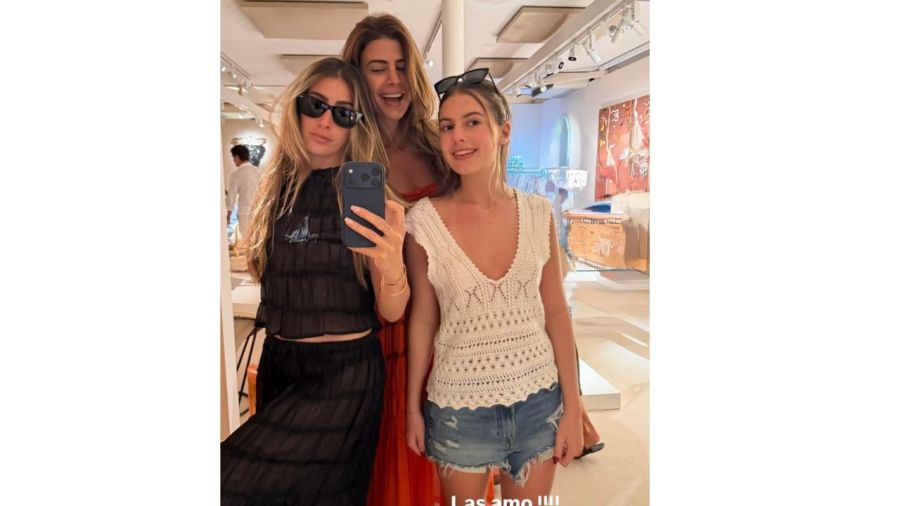 Juliana Awada Costa azul