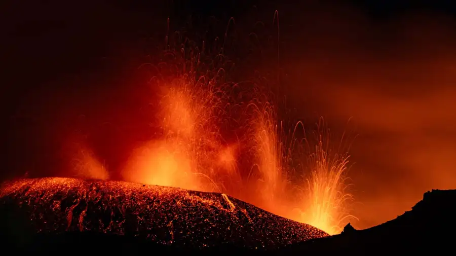 Erupción del volcán Etna 06072026