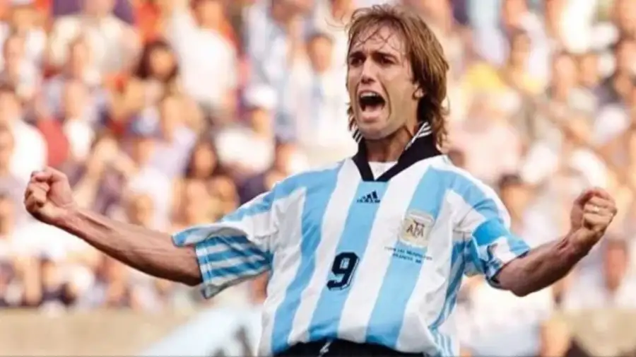 Los delanteros argentinos que hicieron historia en tres o más Mundiales