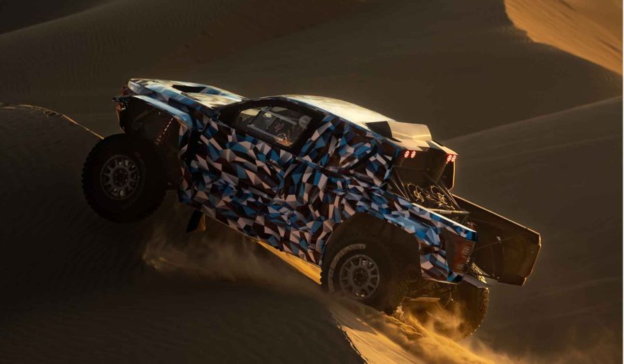 Cómo es la Toyota Hilux eléctrica que competirá en el Dakar 2027  