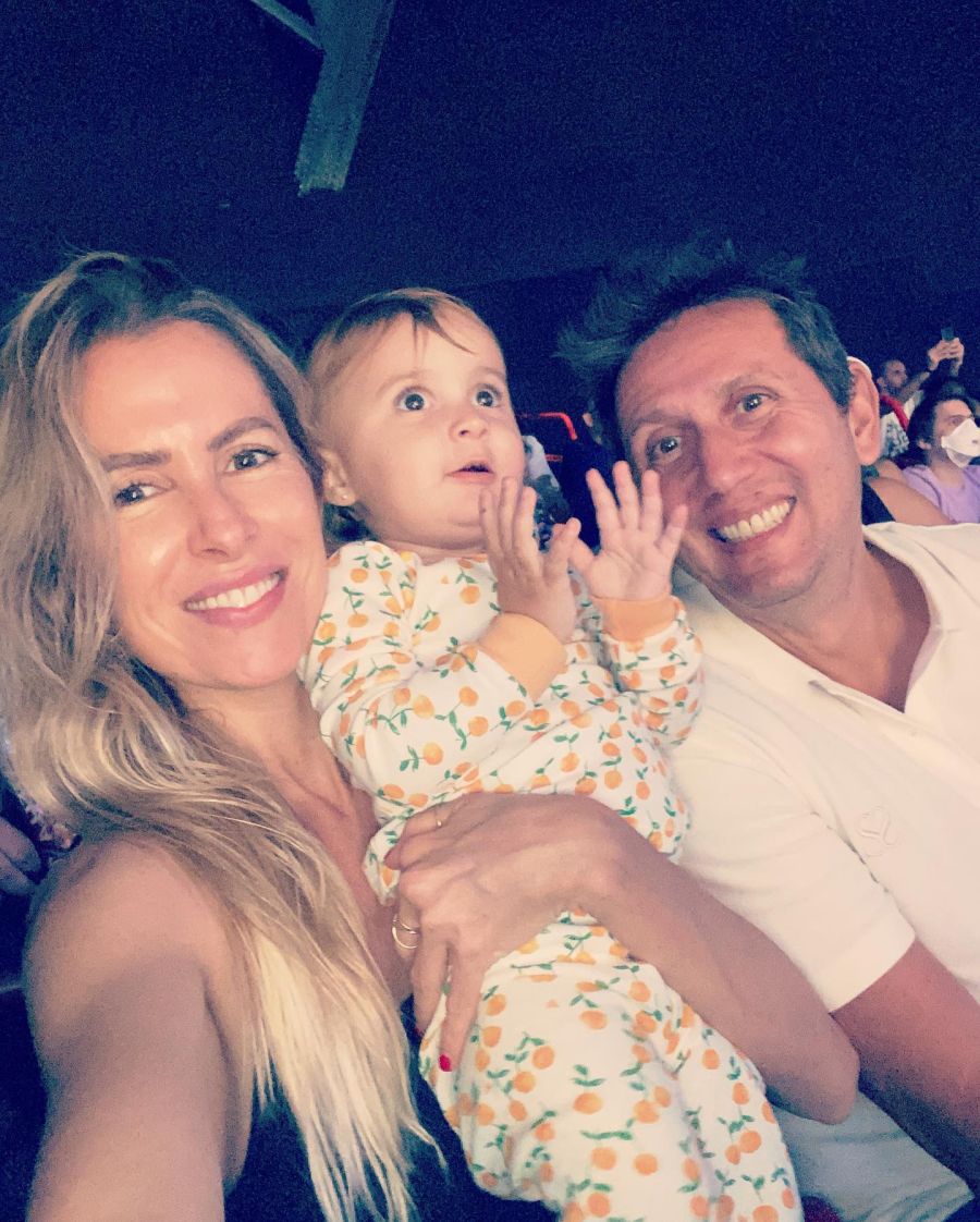 Lala Bruzoni y Juan Pablo Varsky, con su hija