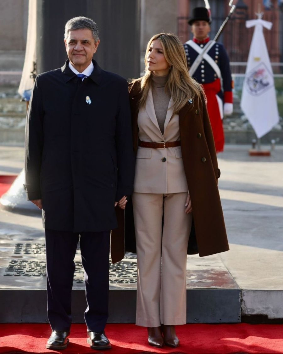 María Belén Ludueña y Jorge Macri en el acto por el Día de la independencia