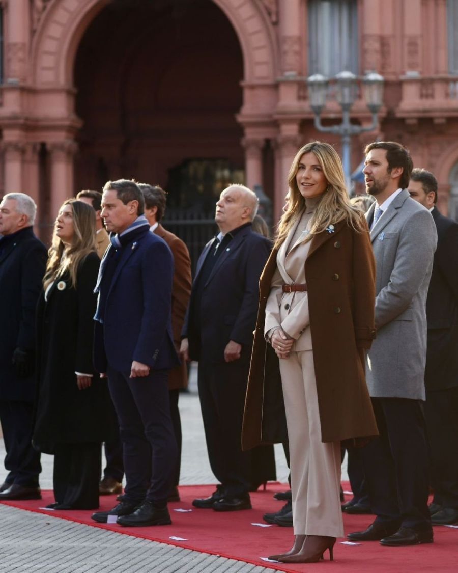 María Belén Ludueña y Jorge Macri en el acto por el Día de la independencia