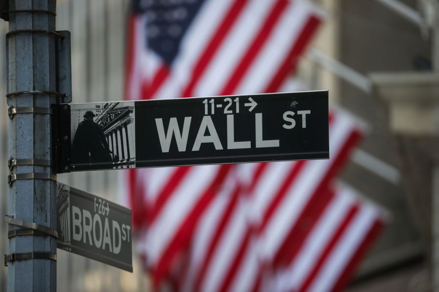 Traders At The NYSE As S&P Futures Rise As EU-US Deal Eases Trade Fears
