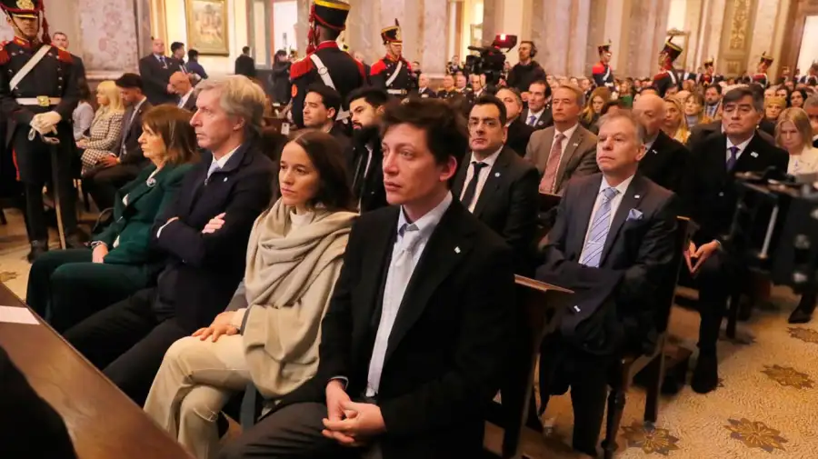 Heridas de la motosierra profunda. Milei multiplicó el protocolo patrio esta semana entre la Casa de la Independencia y la Catedral Metropolitana de Buenos Aires.