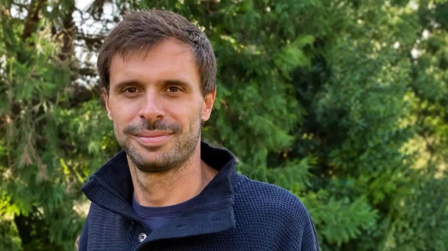 Tesla desembarcará en el país con Joaquín Lizarralde.