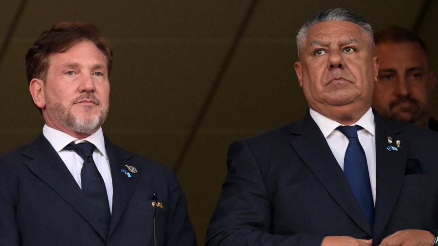 El presidente de la CONMEBOL, Alejandro Domínguez y Claudio Chiqui Tapia 11072026