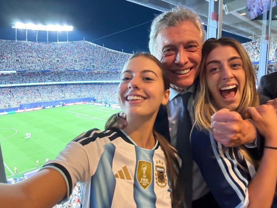 Macri hijas mundial
