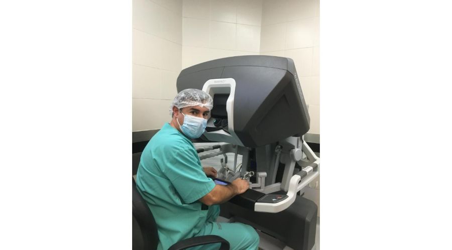 Dr. Fernando Mías: Uno de los Pioneros en cirugía urológica Laparoscópica en Argentina