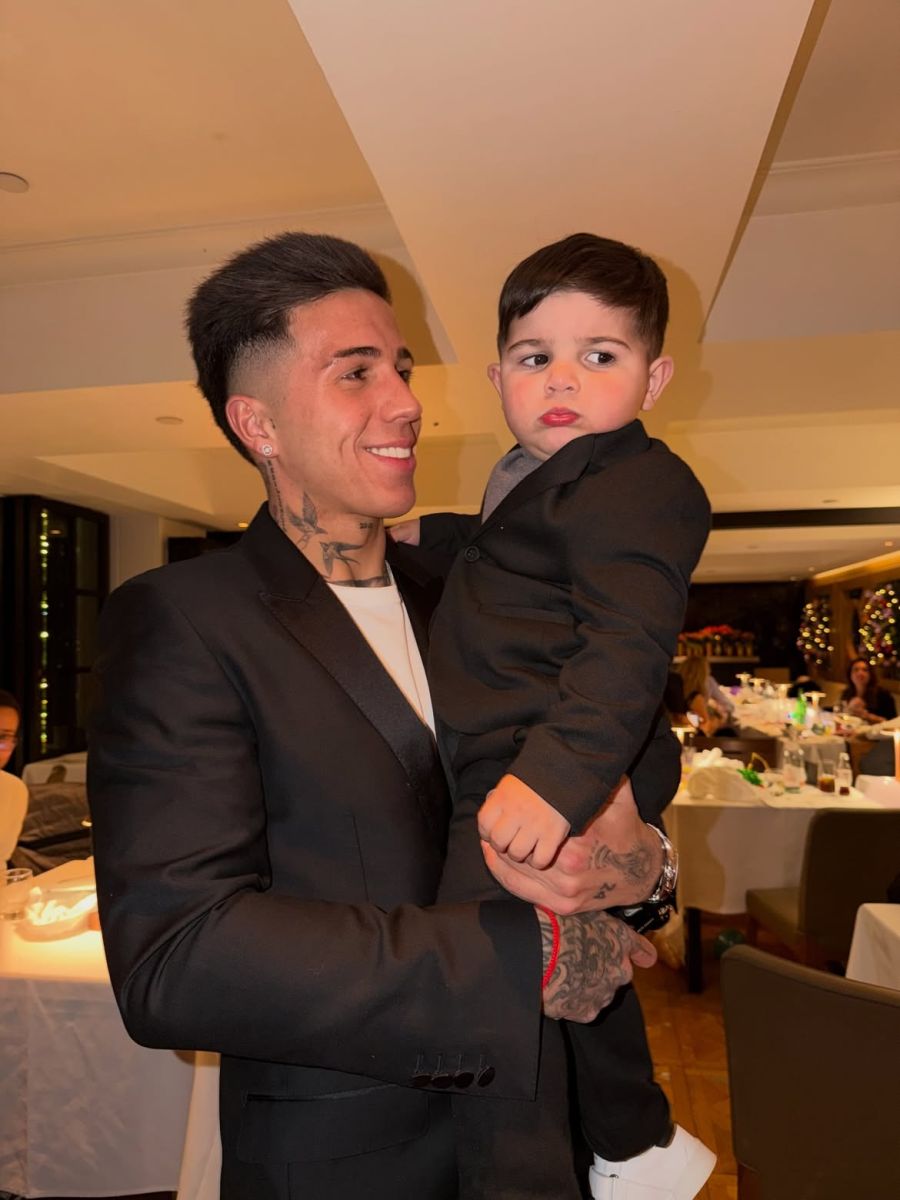 Los jugadores de la Selección junto a sus hijos