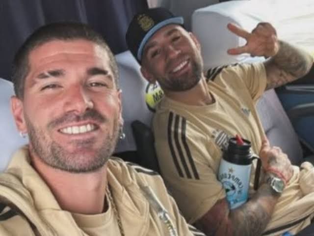 Nicolás Otamendi y Rodrigo de Paul