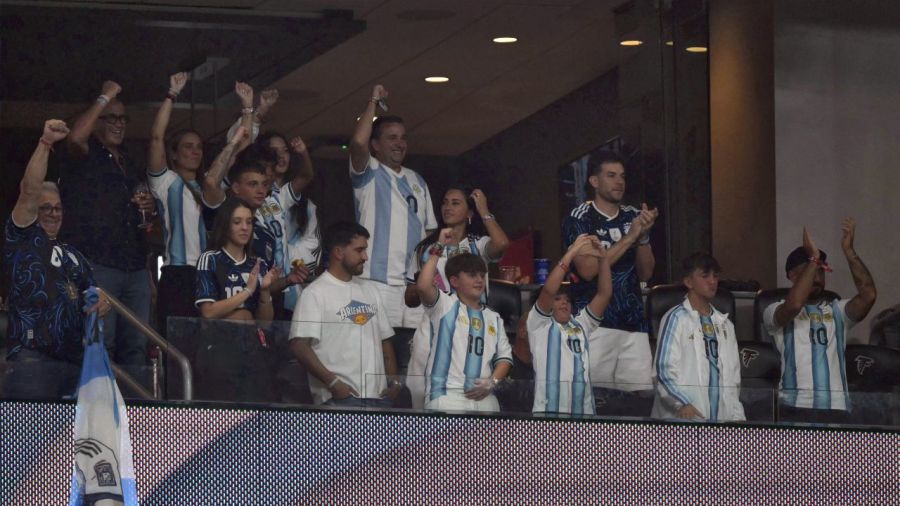 Antonela Roccuzzo y su familia en Atlanta
