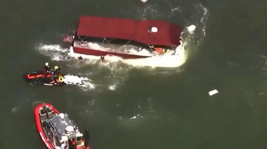Hundimiento de una lancha cerca de la isla de Alcatraz en San Francisco 15072026