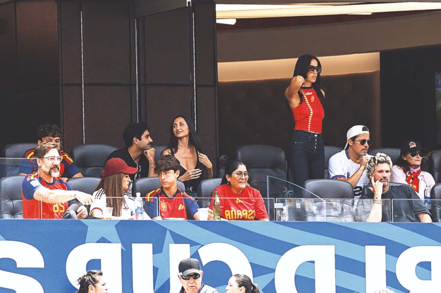 Penélope Cruz, Javier Bardem, Brad Pitt e Inés De Ramón