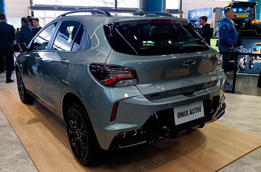Chevrolet presentó el Onix Activ, la versión más accesible del compacto