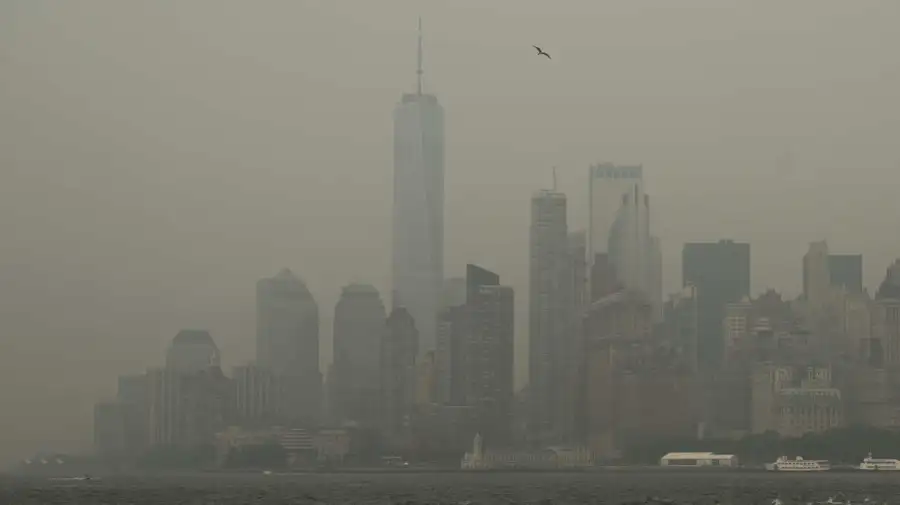 NUEVA YORK BAJO CIELOS HUMEANTES 17072026