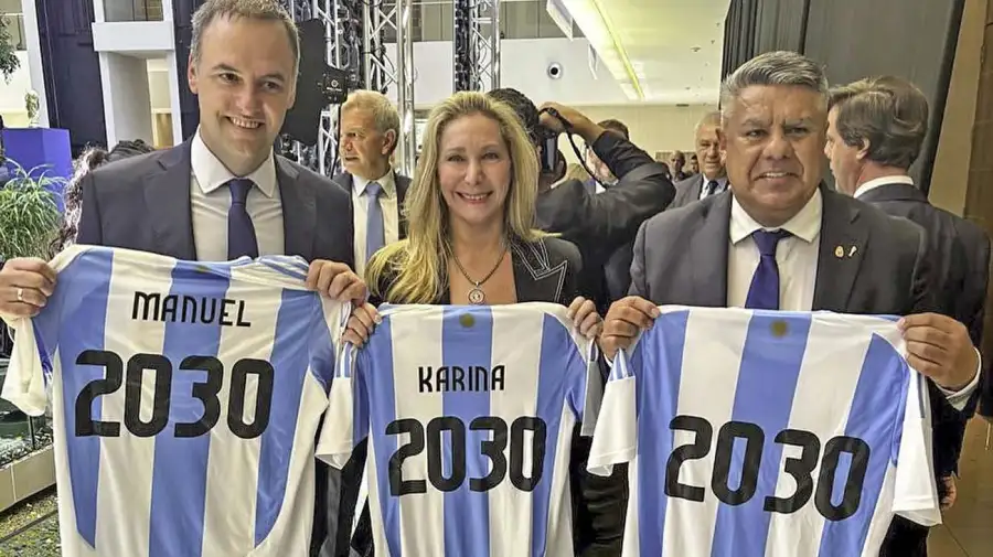 La escena de 2022 que volverá a poner a prueba a un gobierno. Este viernes antes de la final, el presidente norteamericano Donald Trump saludó al titular de la AFA, Claudio Tapia. Otra desautorización para Milei.