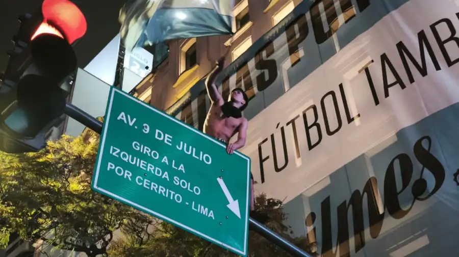 Hinchada Argentina en el obelisco 19072026