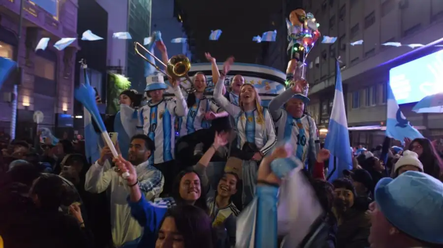 Hinchada Argentina en el obelisco 19072026