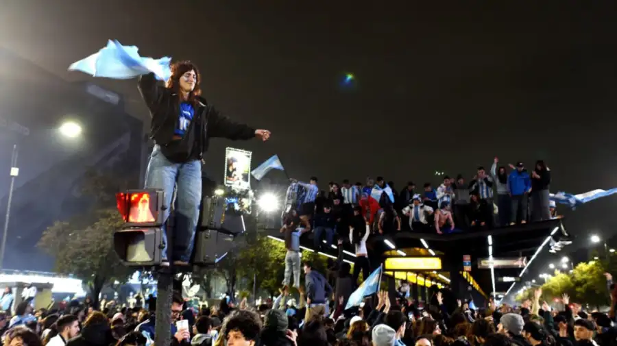 Hinchada Argentina en el obelisco 19072026