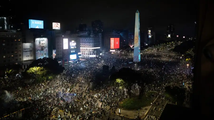 Hinchada Argentina en el obelisco 19072026