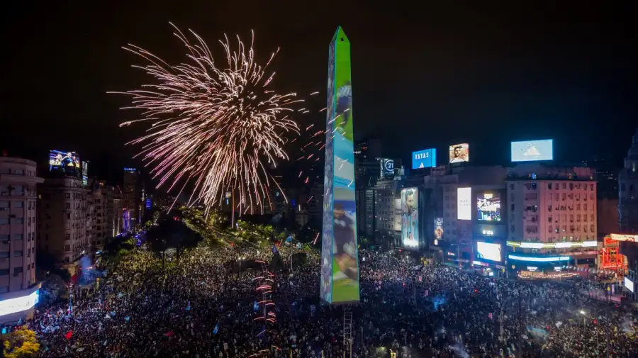 Hinchada Argentina en el obelisco 19072026