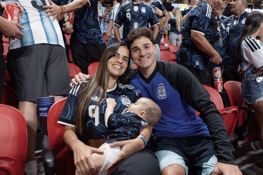 Julián Álvarez, Emilia Ferrero