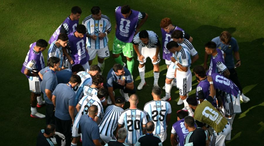 La Selección Argentina junto al DT Lionel Scaloni