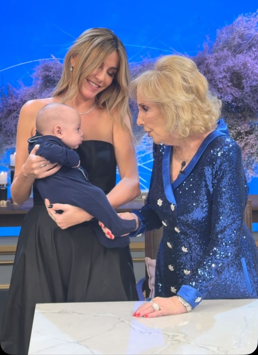 María Belén Ludueña junto a Vito con Mirtha Legrand
