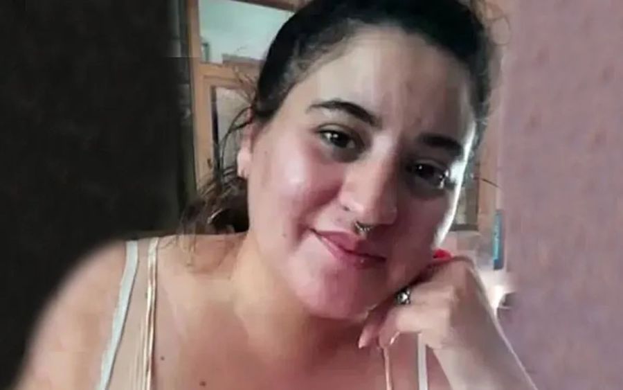 https://fotos.perfil.com/images/large/2026/07/21/buscan-a-micaela-albornoz-en-cordoba-una-camara-la-habria-captado-en-la-terminal-y-hay-un-detenido-por-usar-su-tarjeta-2287886.jpg?webp