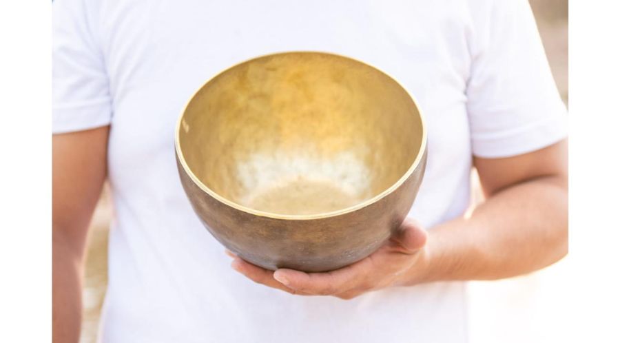 Ecos de la Luna: Cómo el fuego, la música y el bronce convergieron en la creación de cuencos tibetanos