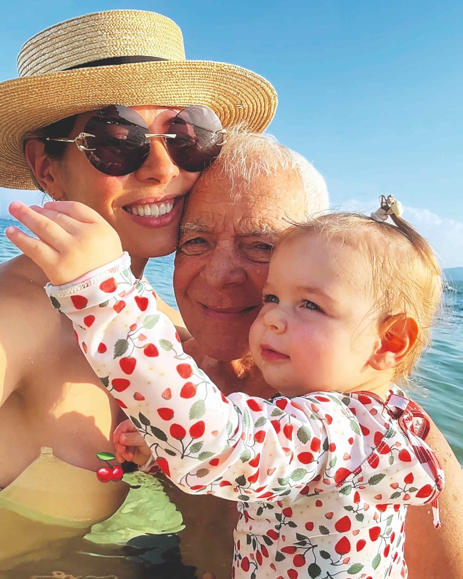 Elina, Eduardo y Kahlo Costantini