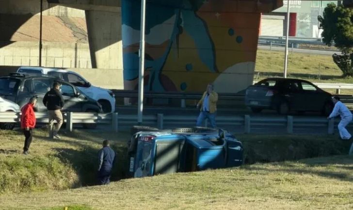 Vuelco de Sánchez Torres en Circunvalación