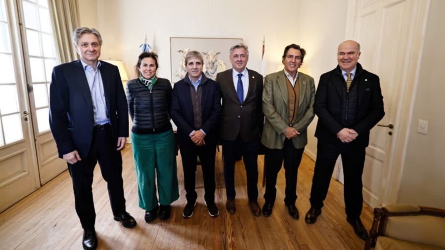 Luis Caputo visitó la Rural 23072026