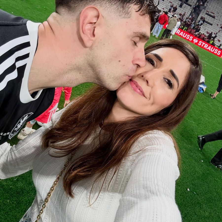 Mandinha Martínez, Dibu Martínez