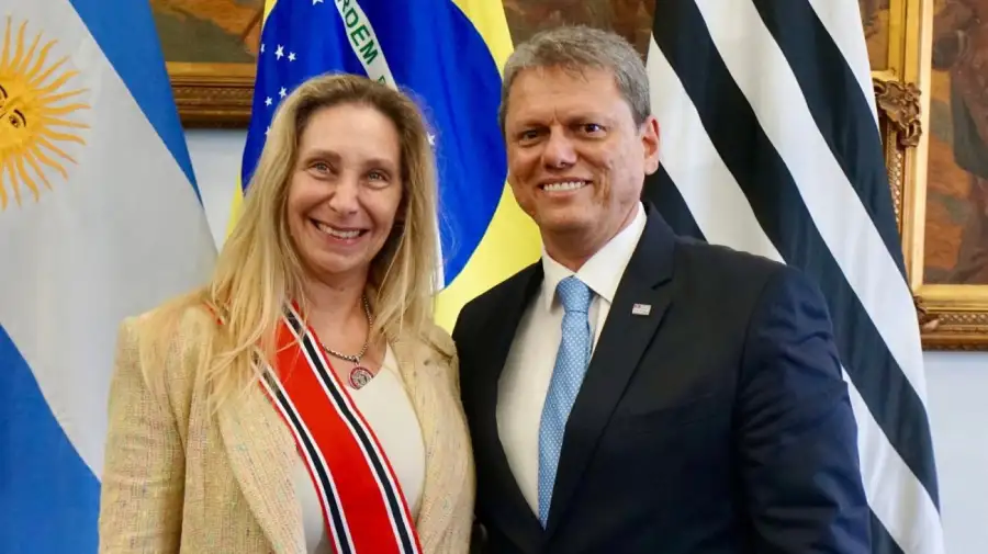 Tarcísio de Freitas otorgó la Orden de Ipiranga a Karina Milei
