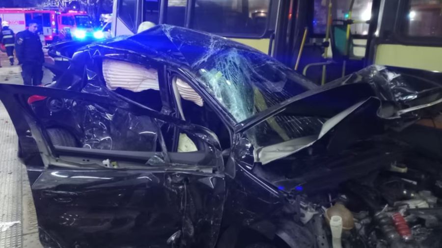 Choque entre un colectivo y un auto en Palermo 24072026
