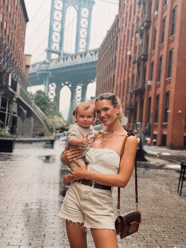 Eva Bargiela con su hijo