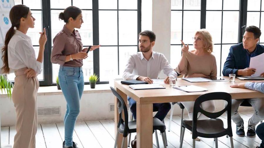 250726_trabajo_mujer_genero_shutterstock_g