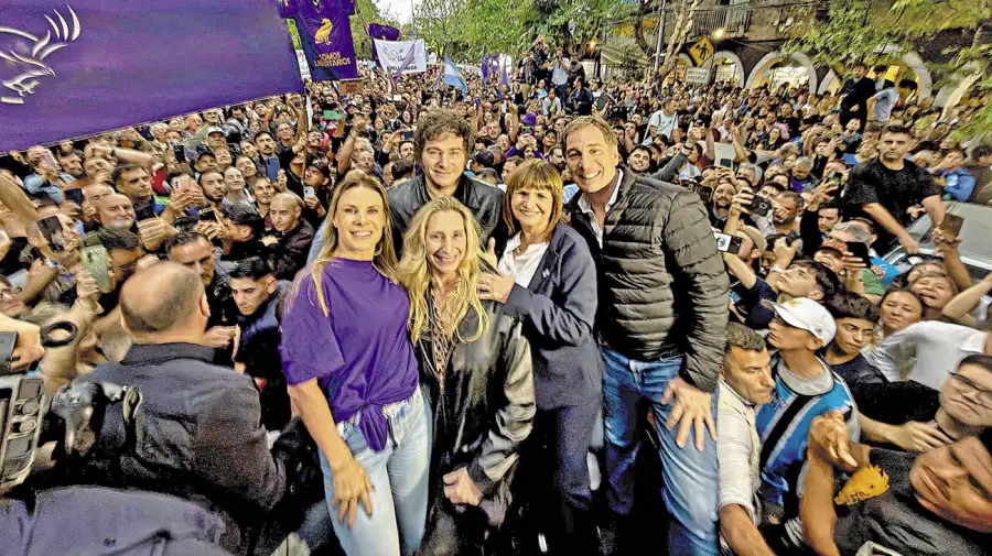 EL MOMENTO FUNDACIONAL. En 2025 cerraron una lista de unidad. Ahora suenan crujidos.
