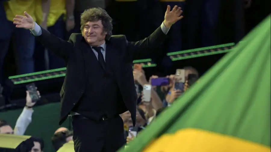 Milei en el acto en Brasil, en apoyo a Flávio Bolsonaro.